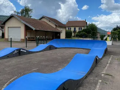 Piscine de l'établissement Gîte Marchand ou située à proximité