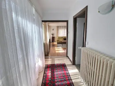 Plan de l'établissement Appartement spacieux à Colmar avec terrasse, garage privatif, proche centre et gare - FR-1-722-2
