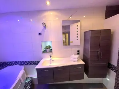 Salle de bains dans l'établissement Spacious apartment in the heart of the center
