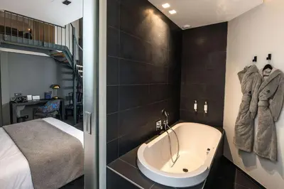 Salle de bains dans l'établissement Best Western Premier Le Chapitre Hotel and Spa
