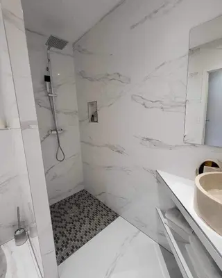 Salle de bains dans l'établissement les charmes de la vallée noble