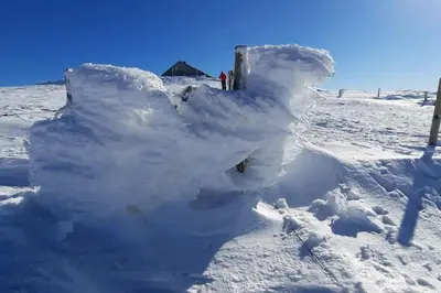 L'établissement plain-pied proche base de loisirs et voie verte en hiver
