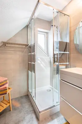Salle de bains dans l'établissement Les Glycines du Sommerberg