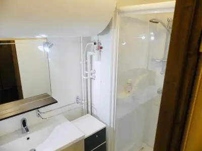 Salle de bains dans l'établissement L'entre 2 Lacs