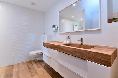 Salle de bains dans l'établissement Kolombage