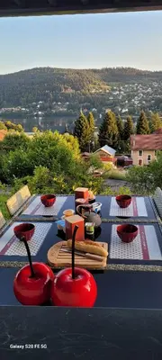 Vue générale sur la montagne ou vue sur la montagne depuis l'appartement