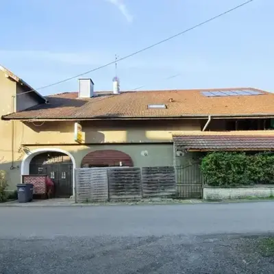 Maison accueillante avec jardin proche d'Échenans.
