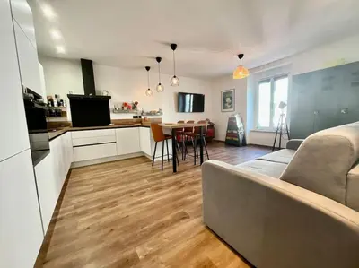 Cuisine ou kitchenette dans l'établissement L’Appart Gabriela, gîte de standing hypercentre