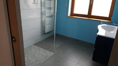 Salle de bains dans l'établissement Au chant de la rivière