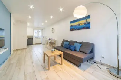 Cuisine ou kitchenette dans l'établissement JUST FOR YOU - Balcon - Parking - Calme- Fibre - RELAX BNB