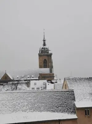 L'établissement Logement Colmar centre avec Parking en hiver