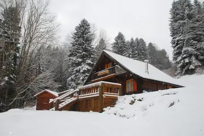 L'établissement La Mazzonette - 4* chalet in de natuur met hottub en hiver