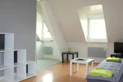Télévision ou salle de divertissement dans l'établissement Lumineux F2 proche GARE TGV