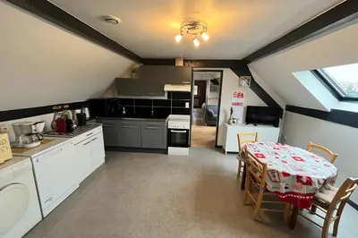 Cuisine ou kitchenette dans l'établissement Appartement indépendant à proximité de belfort