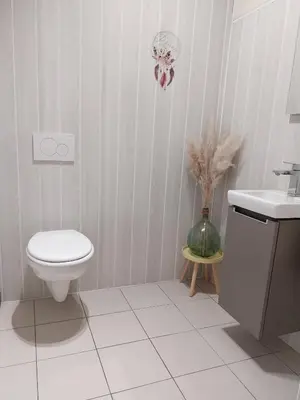 Salle de bains dans l'établissement Les Hirondelles du MAMBOURG