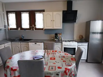 Cuisine ou kitchenette dans l'établissement Les Hirondelles du MAMBOURG