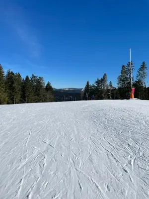 L'établissement chalet de la Cercenée en hiver