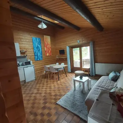 Cuisine ou kitchenette dans l'établissement chalet de la Cercenée
