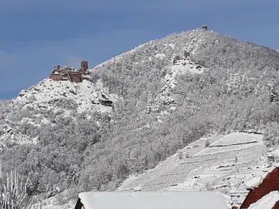 Vue générale sur la montagne ou vue sur la montagne depuis la maison de vacances
