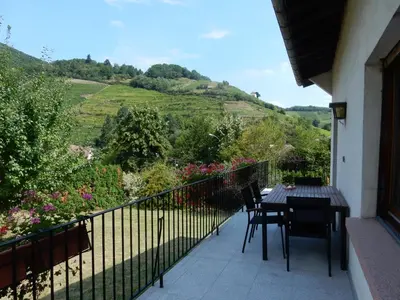 Vue générale sur la montagne ou vue sur la montagne depuis la maison de vacances