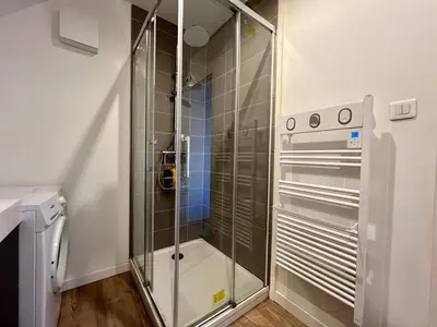 Salle de bains dans l'établissement La Cour de Clemenceau