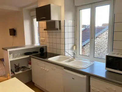 Cuisine ou kitchenette dans l'établissement Studio fonctionnel, étage 2, proche Techn'hom, IUT et UTBM