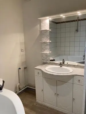 Salle de bains dans l'établissement Studio fonctionnel, étage 2, proche Techn'hom, IUT et UTBM