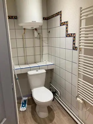 Salle de bains dans l'établissement Studio fonctionnel, étage 2, proche Techn'hom, IUT et UTBM