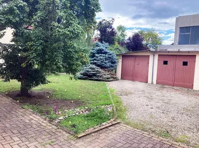 Jardin de l'établissement Charmant T3 proche du centre-ville