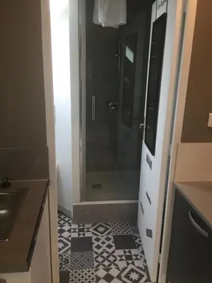 Salle de bains dans l'établissement Studio moderne, étage 3, avec literie de qualité prémium
