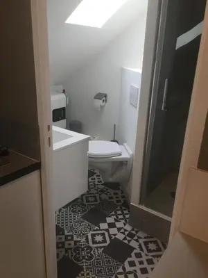 Salle de bains dans l'établissement Studio moderne, étage 3, avec literie de qualité prémium