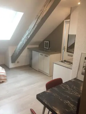 Cuisine ou kitchenette dans l'établissement Studio moderne, étage 3, avec literie de qualité prémium