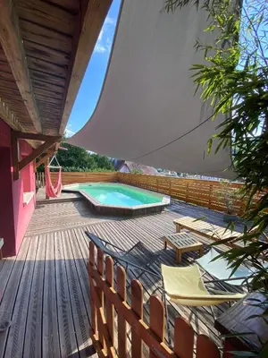 Piscine de l'établissement Grande maison bi-familiale, belle vue, piscine ou située à proximité