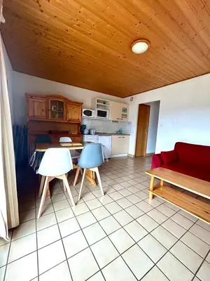 Cuisine ou kitchenette dans l'établissement Les chênes Rouges 4/p