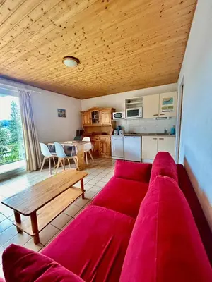 Cuisine ou kitchenette dans l'établissement Les chênes Rouges 4/p