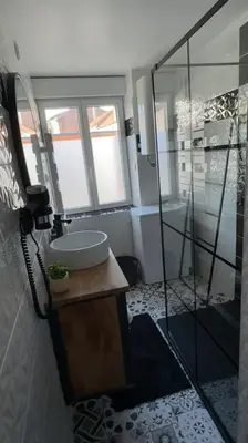 Salle de bains dans l'établissement Gîte la ruelle