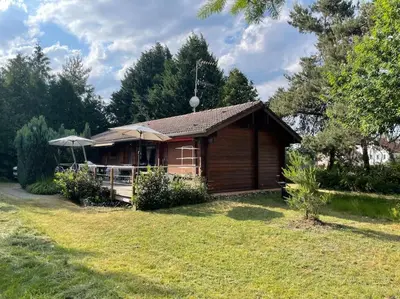 Jardin de l'établissement Chalet cosy, cadre apaisant