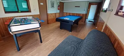 Salle de jeux dans l'établissement Maison de la colline de pam