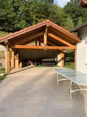 Tennis de table au sein de l'établissement Charmante Maison Blanche ou à proximité