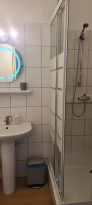 Salle de bains dans l'établissement Studio KULLA avec terasse 5mn Basel Airport