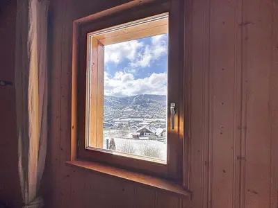 Vue générale sur la montagne ou vue sur la montagne depuis le chalet