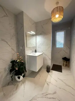 Salle de bains dans l'établissement Magnifique appartement à la frontière suisse