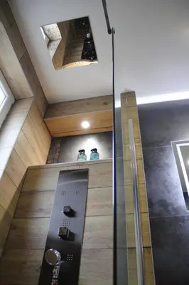 Salle de bains dans l'établissement Maison cossue, moderne et calme à La Bresse 5 chbr