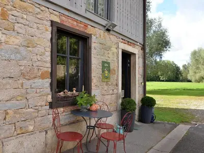 Jardin de l'établissement Loft charmant à Leymen près de Bâle - Parking, espace vert, tout confort inclus - FR-1-744-7