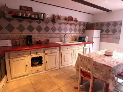 Cuisine ou kitchenette dans l'établissement Maison Alsacienne Historique avec Parking à Ammerschwihr - FR-1-744-23