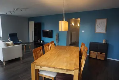 Télévision ou salle de divertissement dans l'établissement L'Aubach - appartement spacieux - au pied du vignoble - parking gratuit