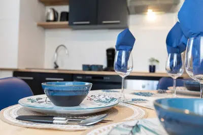 Cuisine ou kitchenette dans l'établissement Refuge Ladhof Odysalis I Chic-Moderne-Proche du centre-ville 3 pieces 2 Chambres