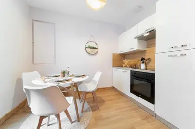 Cuisine ou kitchenette dans l'établissement Au Petit Lion, Colmar centre Garage gratuit