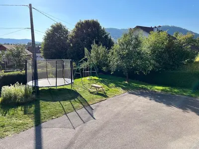 Vue générale sur la montagne ou vue sur la montagne depuis le chalet