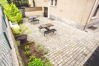 Jardin de l'établissement Studio type chalet